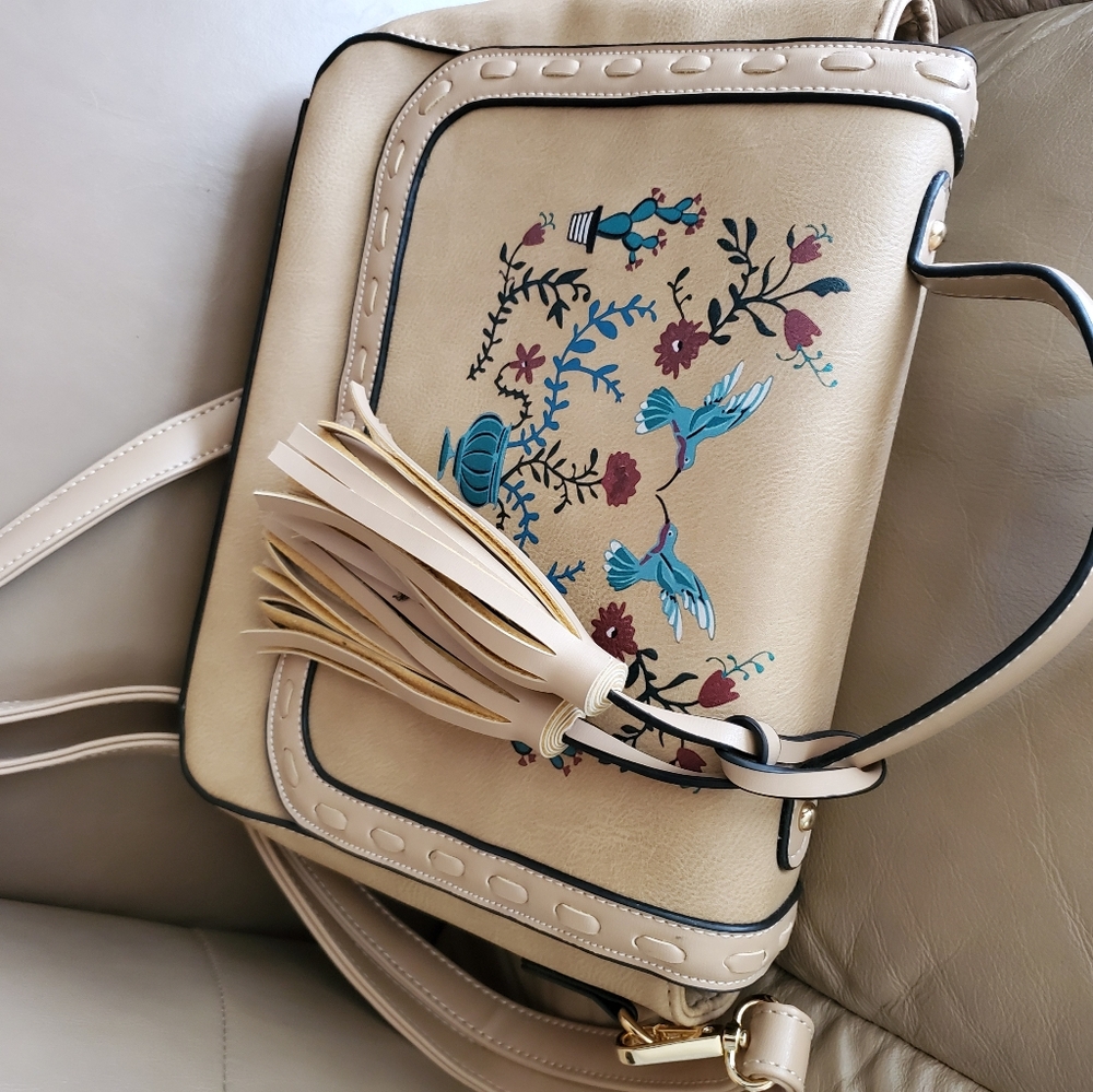 Crossbody purse w/ hummingbird cactus tassle